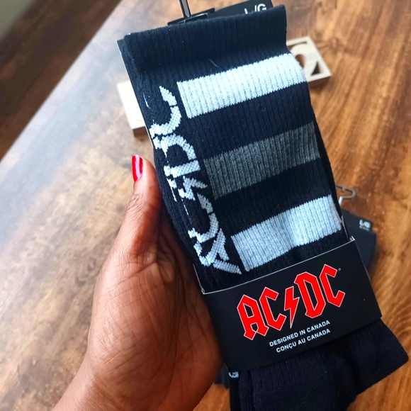 3 Pair Elvis, AC/DC Officially Licensed Socks - Picture 6 of 9